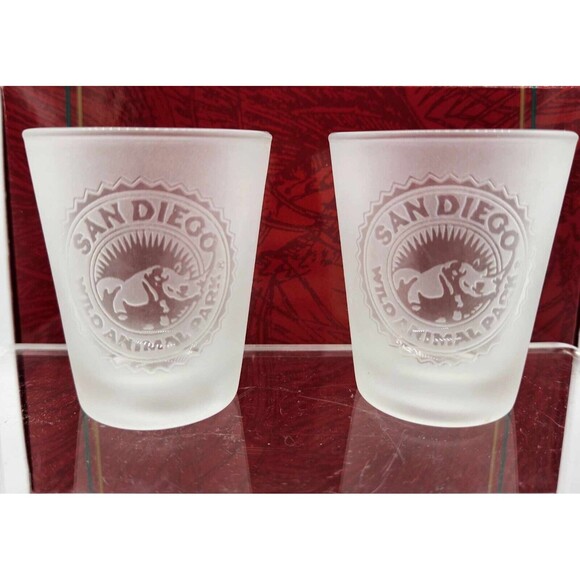 Set of 2 San Diego Zoo Etched Frosted Glass Shot Glasses Collectible Souvenir - Picture 1 of 5